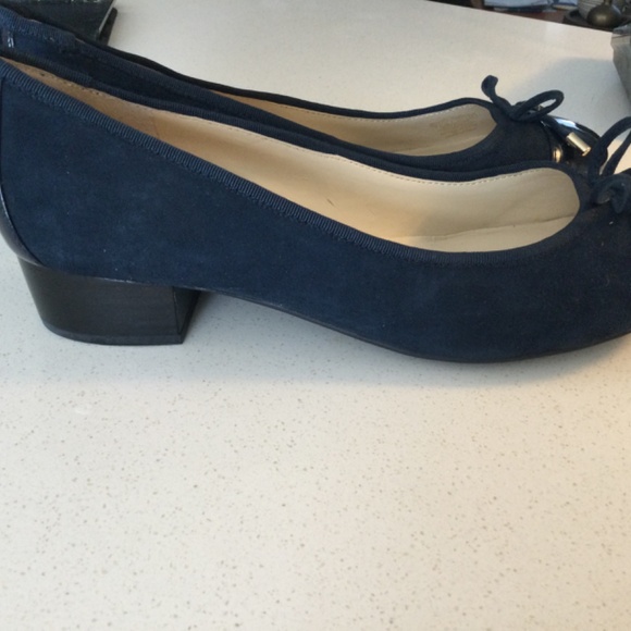 Brand New in Box Isaac Mizrahi Flats - Picture 5 of 11